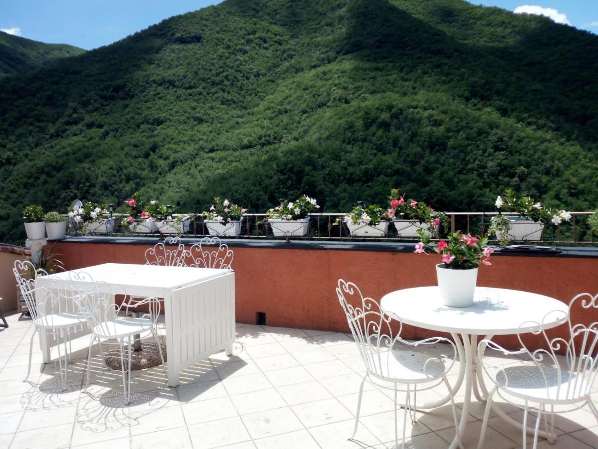 Lo Sporting Bed&Breakfast Nasino Exterior photo